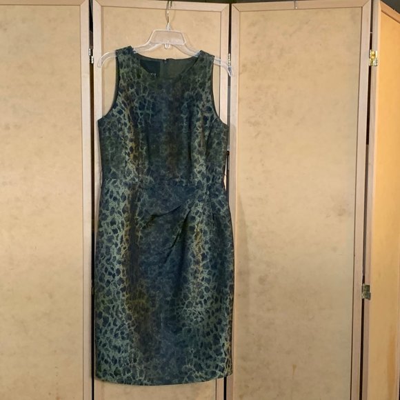 Carlisle Dresses & Skirts - Sleeveless CARLISLE Dress Size 10